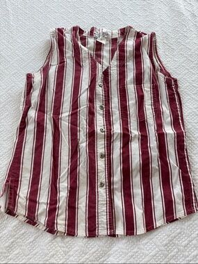 Vintage Striped Sleeveless Button-Front Top in Burgundy and White